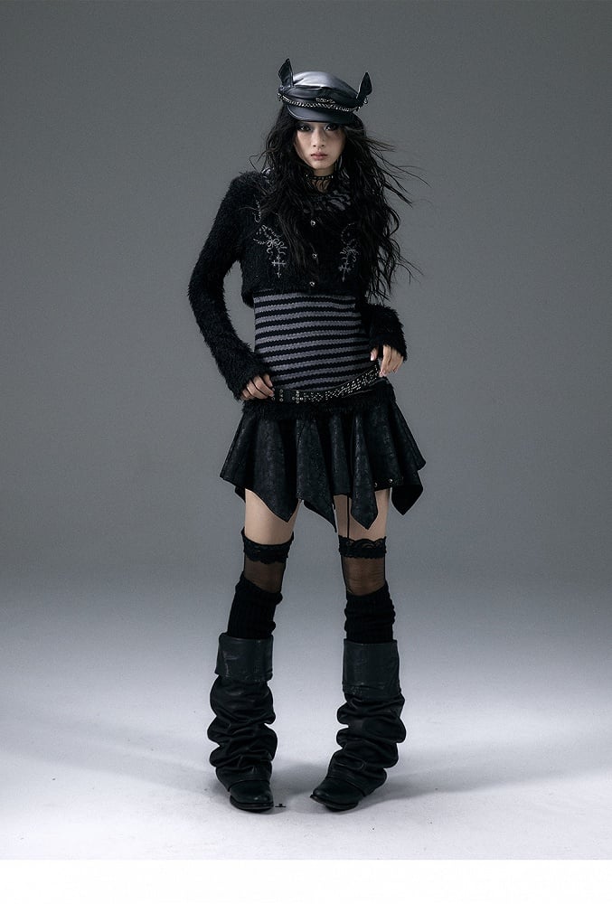 Schwarzer Rock mit Taschentuchsaum und Schnürung