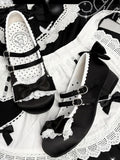 Runde niedrige Absätze mit Lolita-Spitze, schwarze Schuhe mit Rüschen, süß –