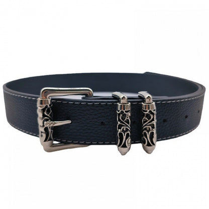 Schwarzer Gürtel mit Schnalle