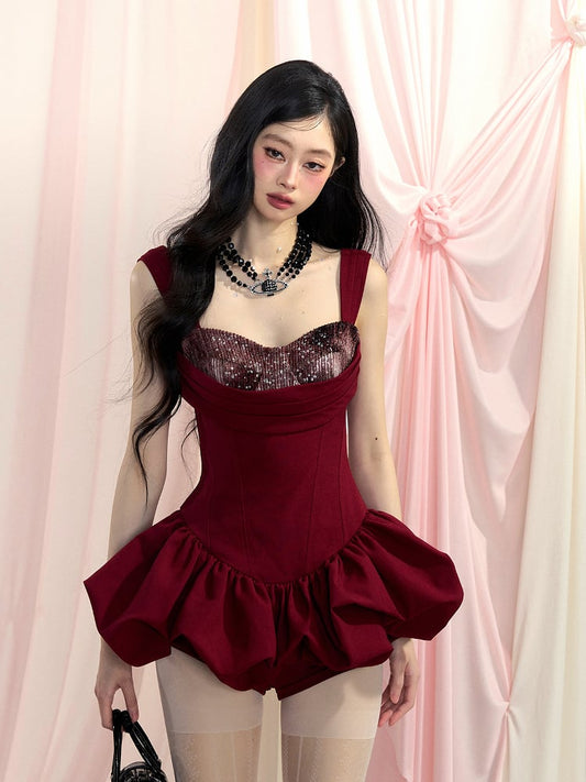 ミニグラマラスレッドスウィートハートネックラインバスクウエストスカートノースリーブドレスバブル