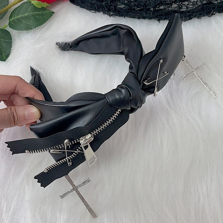 ジッパー 蝶結び パンクピン ブラックデザイン クロス装飾チャーム PU Y2K