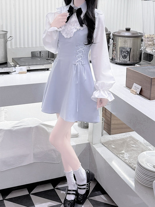 Tenshi Kaiwai – Blaues Jirai Kei-Kleid mit Rüschen, Spitzenbesatz und Schnürdetail an der Taille