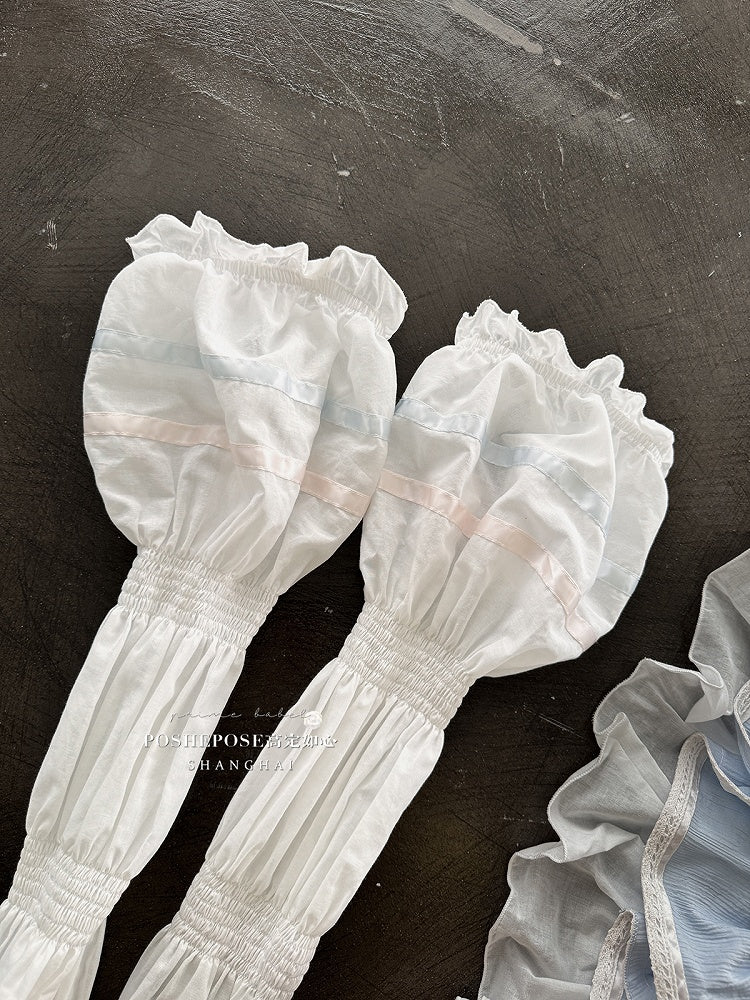 ブルーとピンクのスイートメイドエプロン＋バスクウエストティアードフリルヘムストラップレスパフィードレス