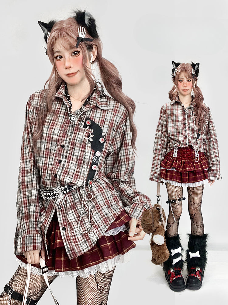 ワインレッドのチェック柄シャツ