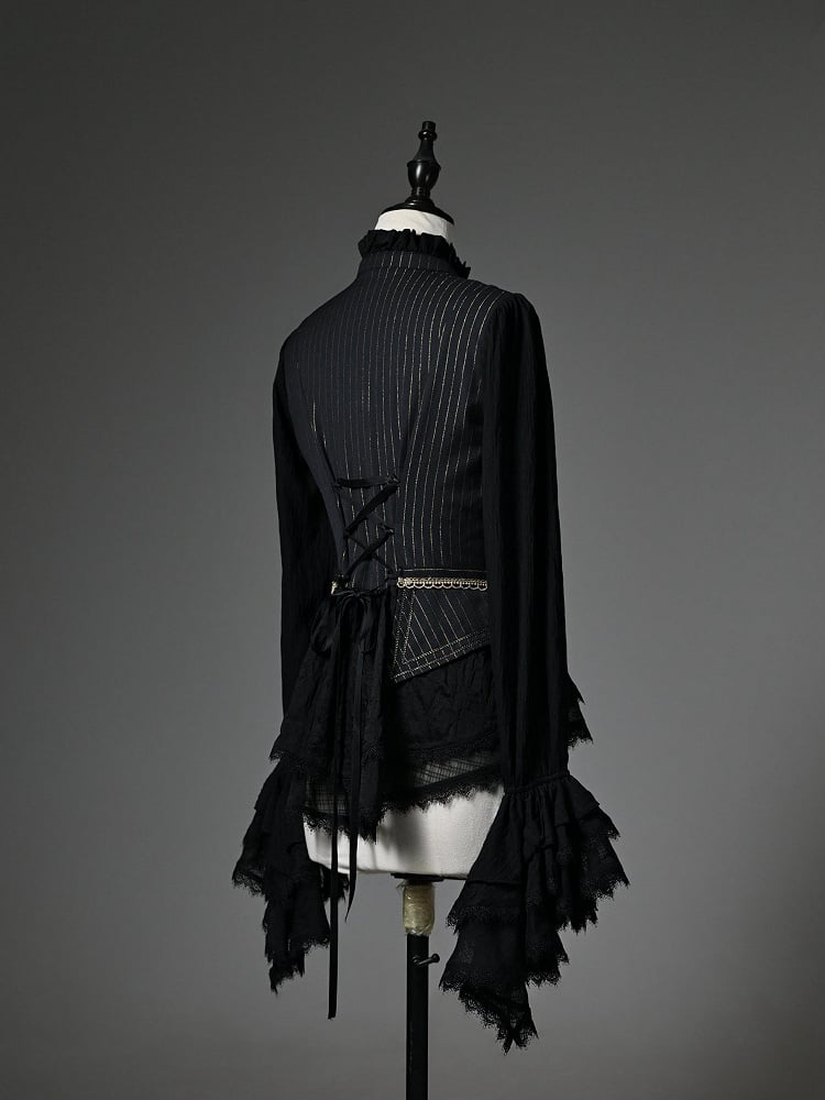 Schwarzer Rüschenausschnitt, lange Manschetten, Ärmel, Jabot Cadcading