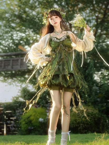 Green Mori Style Irregular Hemline Skirt with Pleated Details - Han Ru Chu Hanfu &amp; Han-Element Studi