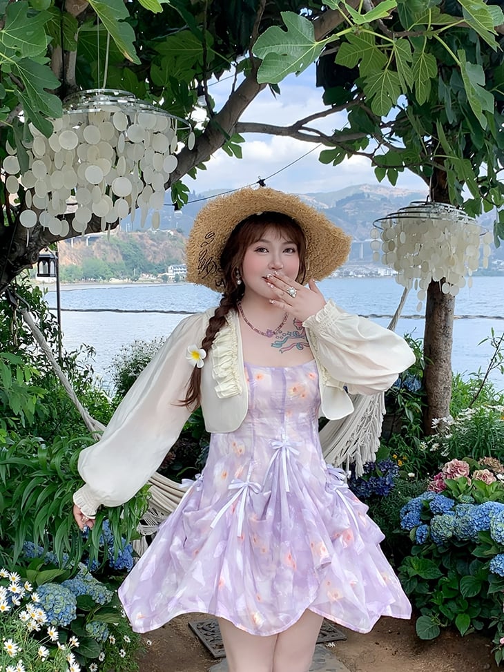 Details Chiffon-Camisole-Kleid mit Blumenmuster, drei Möglichkeiten, Übergröße, lila Schleifen