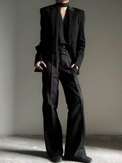 Bird with Princely Black Scarf Style Brooch + Blouse V-Neck in Ribbon