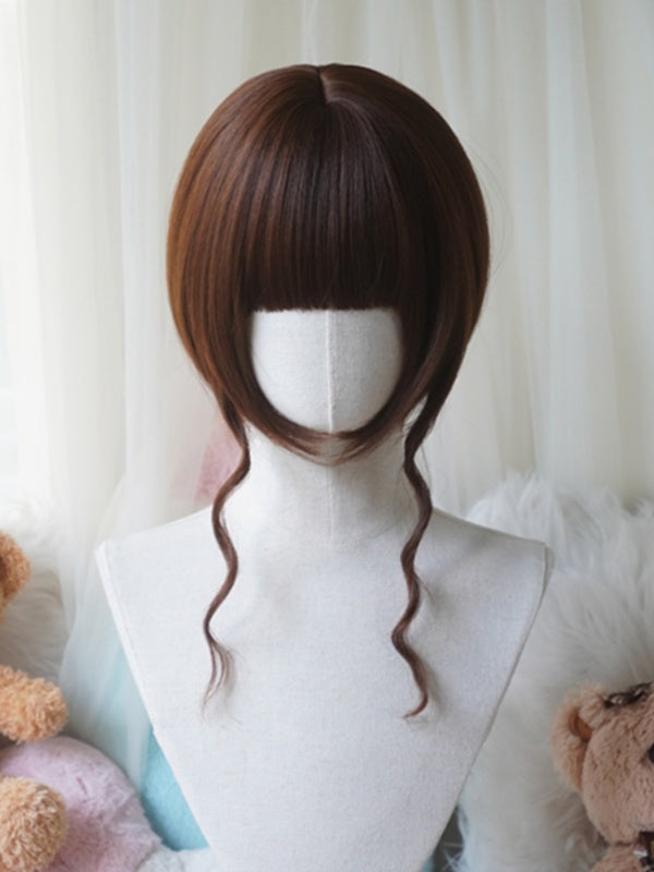 Karamellfarbene, gerade Perücke im Bob-Schnitt mit Pony und doppelten langen/kurzen Pferdeschwanz-Krallenclips
