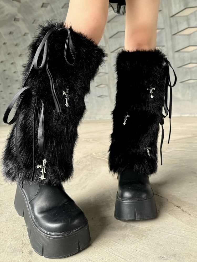 Jambières en fausse fourrure avec nœuds et breloques croisées noires style gothique punk