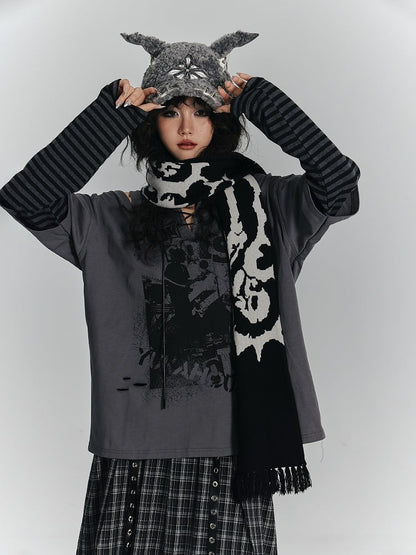 Crossed Graffiti with Top Cut-Out Gray Tie Punk Striped Sleeve V-Neck Shoulder