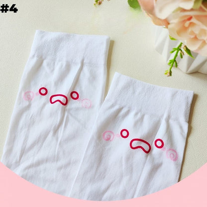 Weiße süße Overknee-Strümpfe