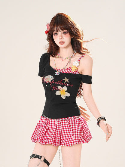 フェイクツーピースTシャツ アシンメトリーネックライン 花柄アクセント ホワイト/ブラック