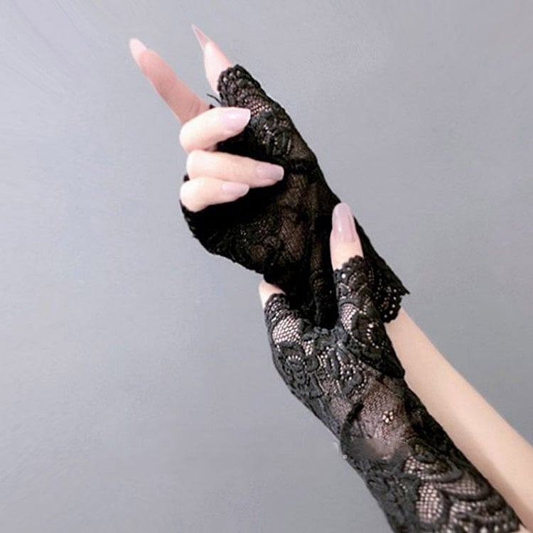 Gloves Fingerless Black/White Lace