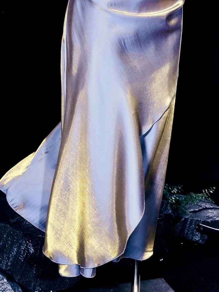 Lila Camisole-Kleid mit asymmetrischem Volantsaum