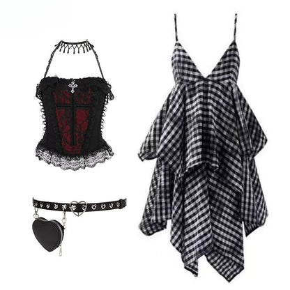 華やかなティアードクロストップ、チェック柄ディテール、ほろ苦いレッドスカート、ブラックタイセット、ドレスキャミソール