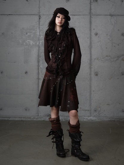 Asymmetrischer Rock Punk Rot mit Stickerei Ödland Saum Braun Blumen Wildleder