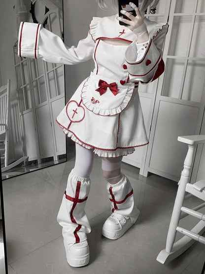 Halloween-Kleid mit Herz-Maid-Yami-Shorts und Set: Kawaii-Knöpfe, Kreuz + rot-weiße Stickerei