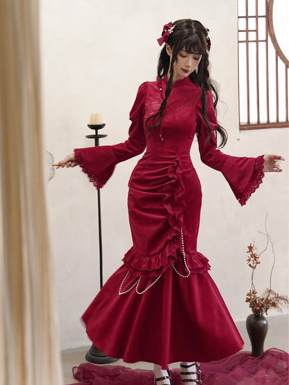 取り外し可能なビーズチェーン付き、赤い新年の蝶のマーメイドヘムチャイナドレス