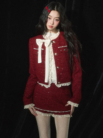 Weihnachtsrote Tweed-Kurzjacke mit Spitzenbesatz, Schleife und Perlendetails