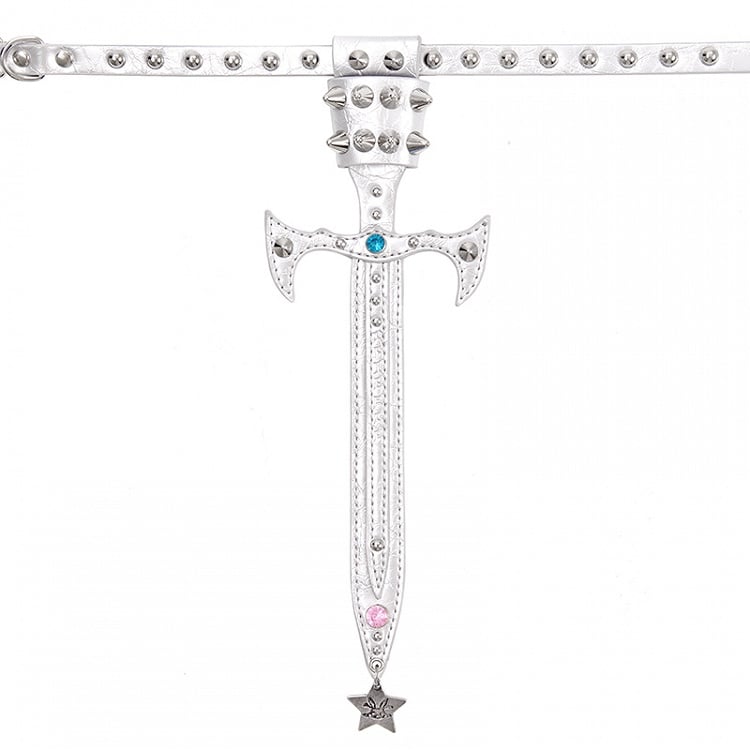 Schwarz/silberne Halskrause in Schwertform mit Nieten