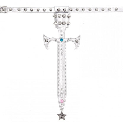 Schwarz/silberne Halskrause in Schwertform mit Nieten