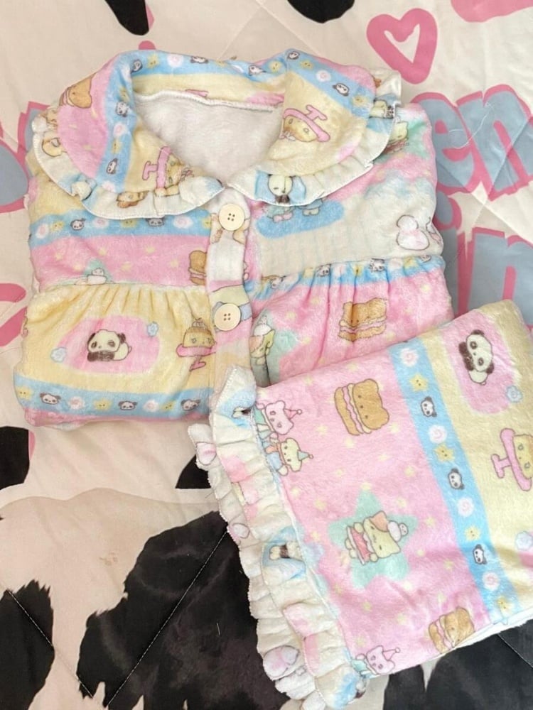 Buntes, dickes Pyjama-Set mit Peter-Pan-Kragen
