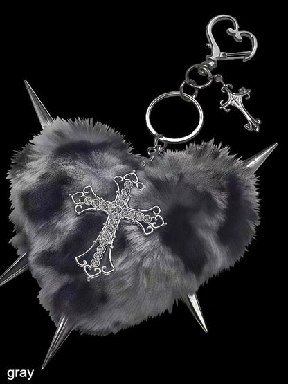 Porte-clés cœur en peluche Y2K avec pics croisés - Kiwi Store