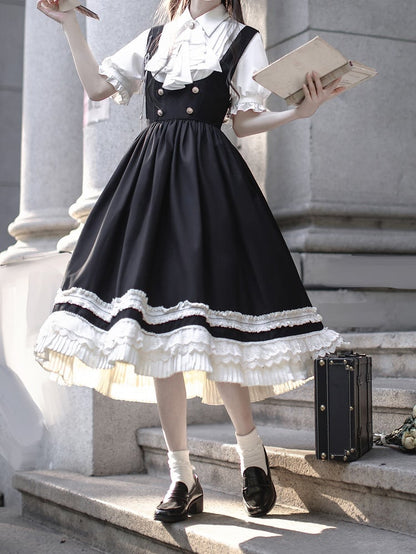 Schwarzes Overallkleid im Preppy-Stil mit hoher Taille und beigem Spitzenbesatz