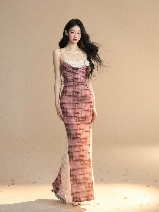 Slip Dress Spitzenpatches Slim-Fit Schlitz Ziegelrot Seite