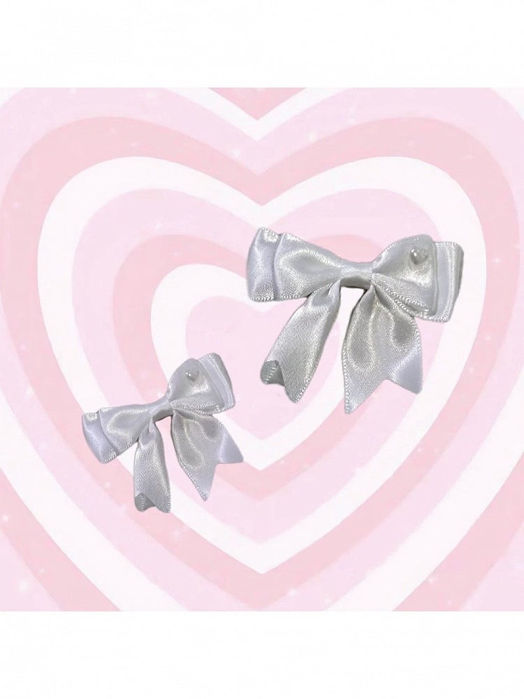 2-Color Bow Hairclip with Heart Decoration - IVONA boutique