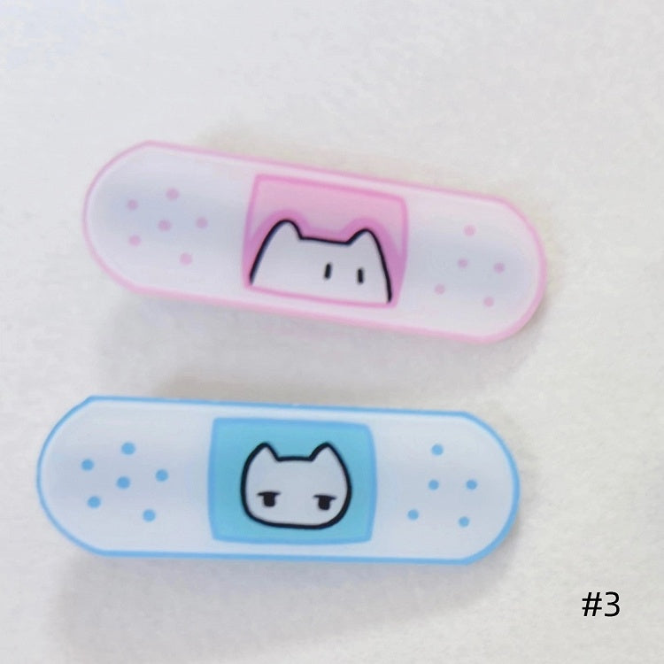 - Kawaii in Feline Design Clip Acrylic Band-Aid Yami Hair