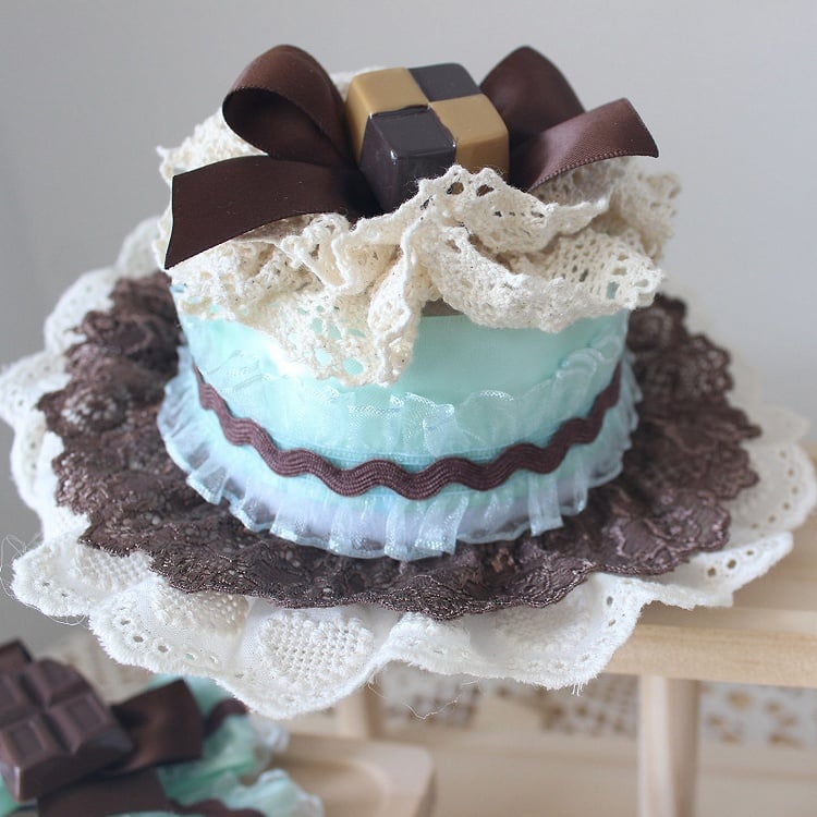 Chocolate Hat Decorated Lace Mini GreenBrown Bowknot Trim Cake