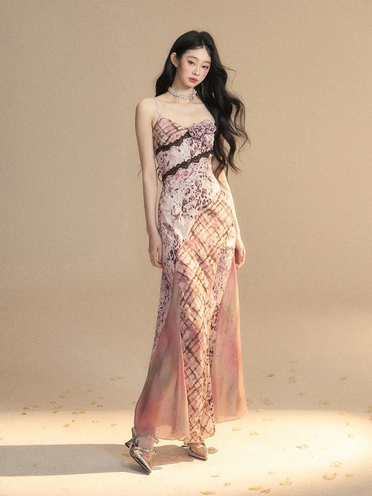 Glamorous – Trägerkleid mit Spitzen-Blumenmuster und rosa Leopardenbesatz