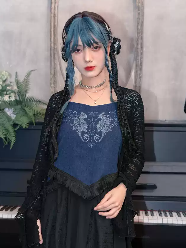 Seepferdchen-Cheongsam-Oberteil und Cami-Saum-Stil, Quaste, dunkle Stickerei, Korallenblau