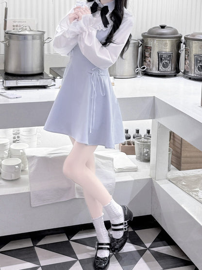 Tenshi Kaiwai – Blaues Jirai Kei-Kleid mit Rüschen, Spitzenbesatz und Schnürdetail an der Taille