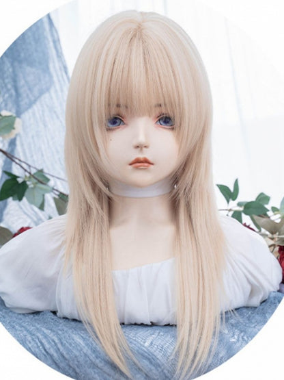 ライトブロンドのロングストレート合成ウィッグ（前髪付き）