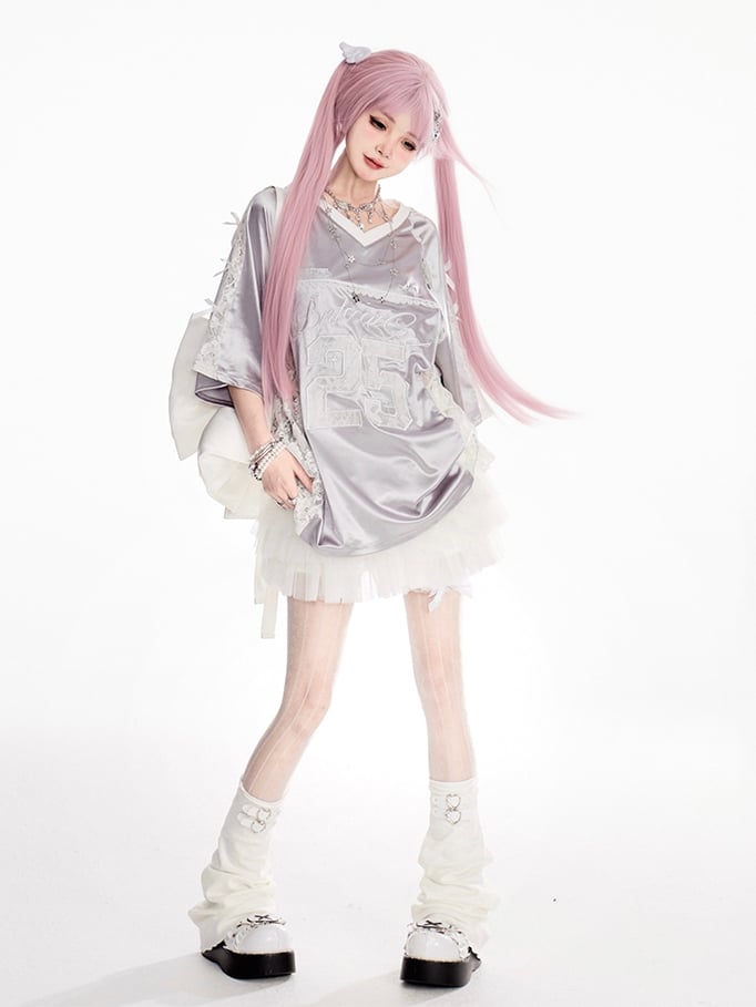 Patches Kontrast Spitze T-Shirt Applikation V-Ausschnitt Satin Schwarz/Silber Nummer