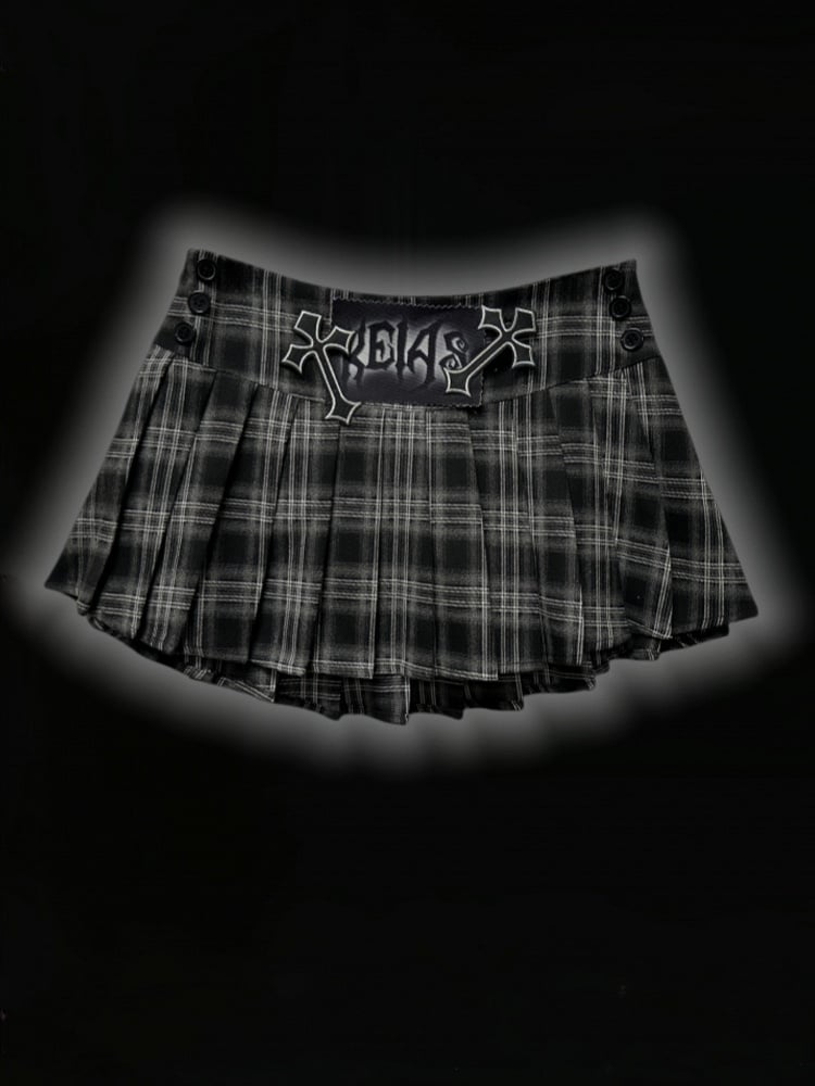 パンクグレーのクロスアップリケ付きローウエストチェック柄プリーツミニスカート（フリーウエストチェーン付き）