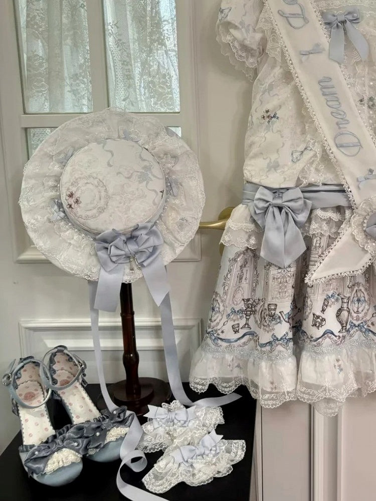 White & Blue Antique Print Flat Hat with Bow & Lace - Meng Fu Zi