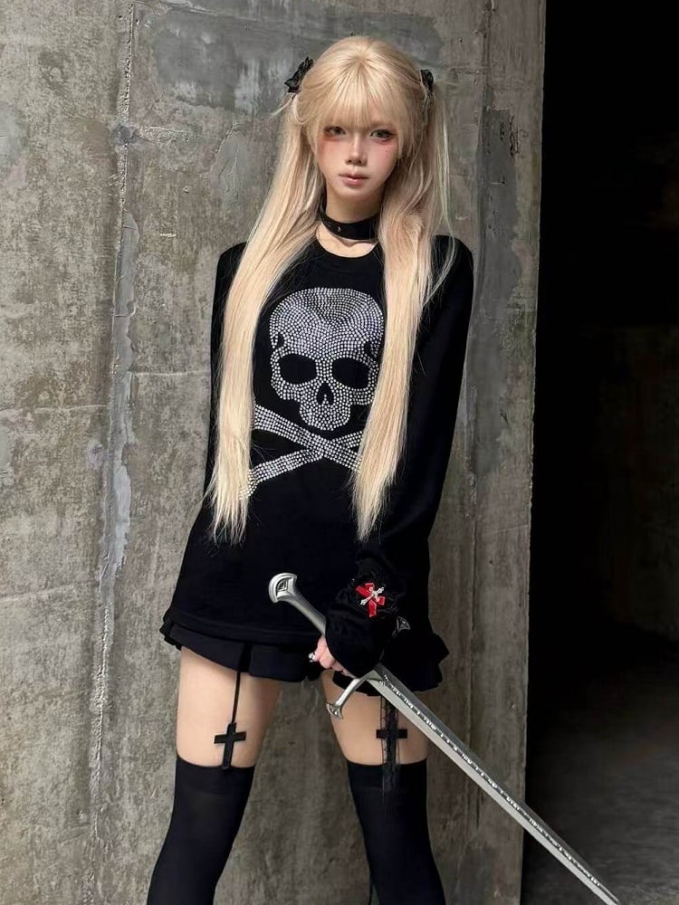Silver Skull Rhinestone Top with Round Neck and Long Sleeves - DETW OnLine