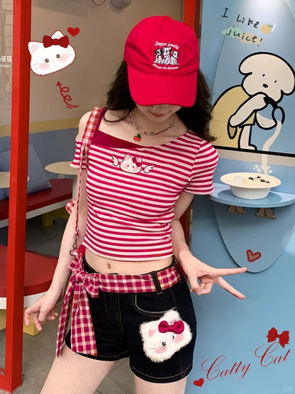 and Red Plaid Accessory Dark Blue Straight-leg Denim Shorts with Kitty Plushie Waist