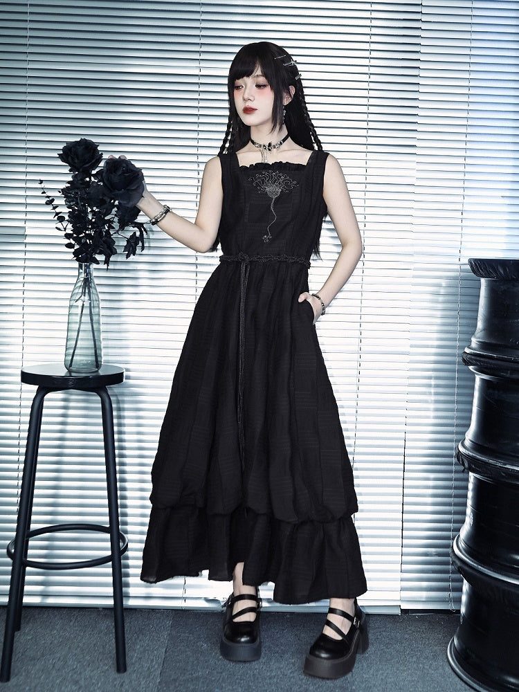Black Square Neck Sleeveless Dress Sea Lily Embroidery