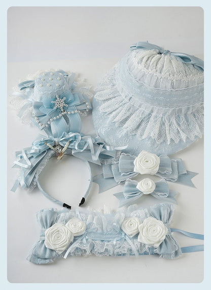 Lolita-Haube mit blauer Schleife und floralem Rüschen-Spitzenbesatz