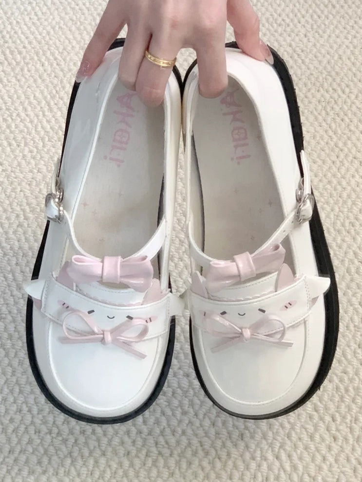 and White Low-heel Shoes Lamb Bow Accents with Cute Heart Buckle JK Style Dazed