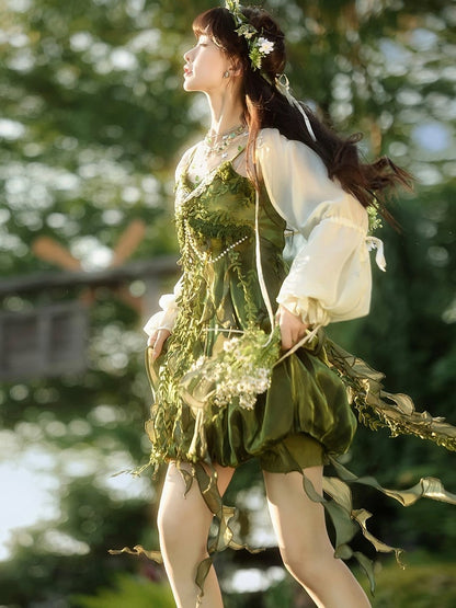 Green Mori Style Irregular Hemline Skirt with Pleated Details - Han Ru Chu Hanfu &amp; Han-Element Studi