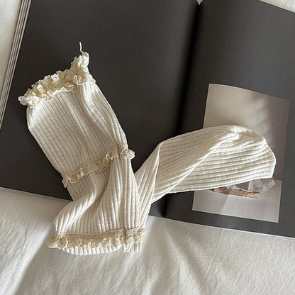 ホワイト/ダークグレーのスイートフリルカフスカーフソックス