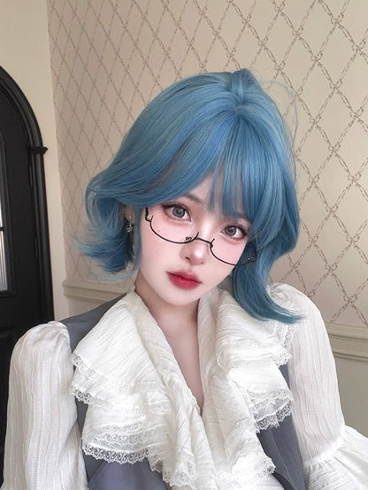 Blaue 29CM kurze Perücke mit Air Bangs