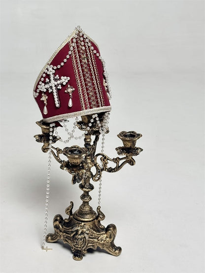 Weinperle mit Perlen rot päpstlichen Kette verziert Kreuz Mitra