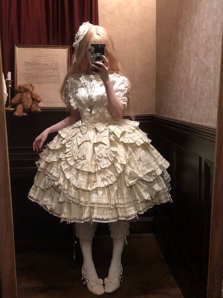 Akzentkleid Beige, mehrlagiger Saum unter Rüschen, süßes Lolita-Kleid mit Schleife an der Brust